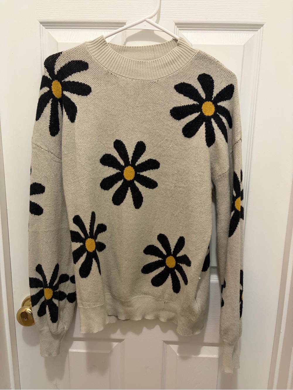 zeagoo Cream Crewneck Sweater with Black & Yellow Daisy Motif
